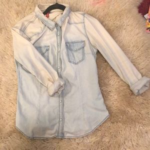 Light denim shirt; long sleeved